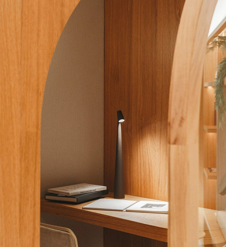 Brave Nordic Portable Lamp